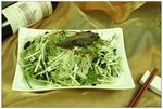香葱鲮鱼拌苦苣