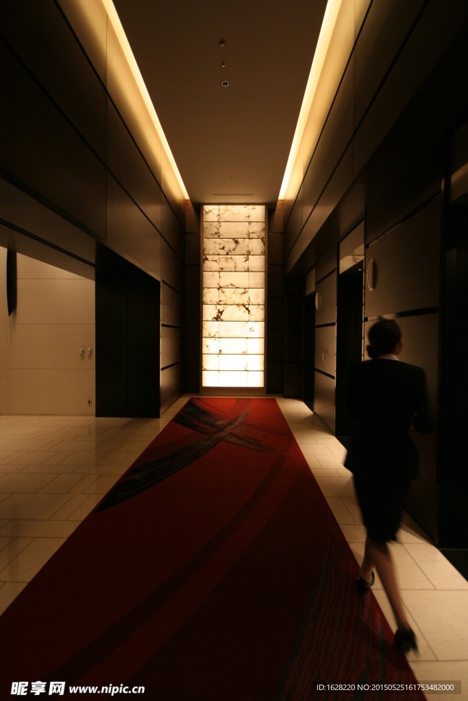 日本酒店电梯间