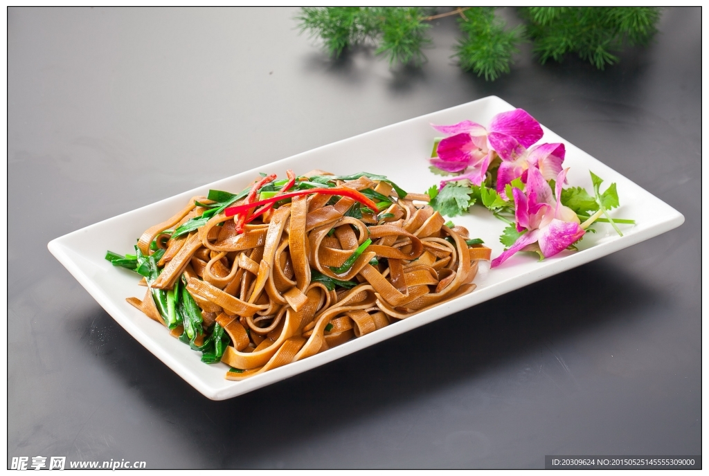 豆皮炒韭菜