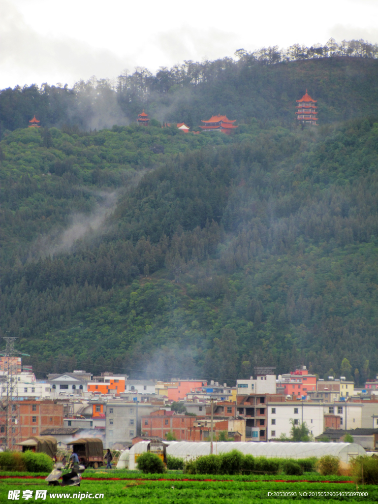 雨后的山城