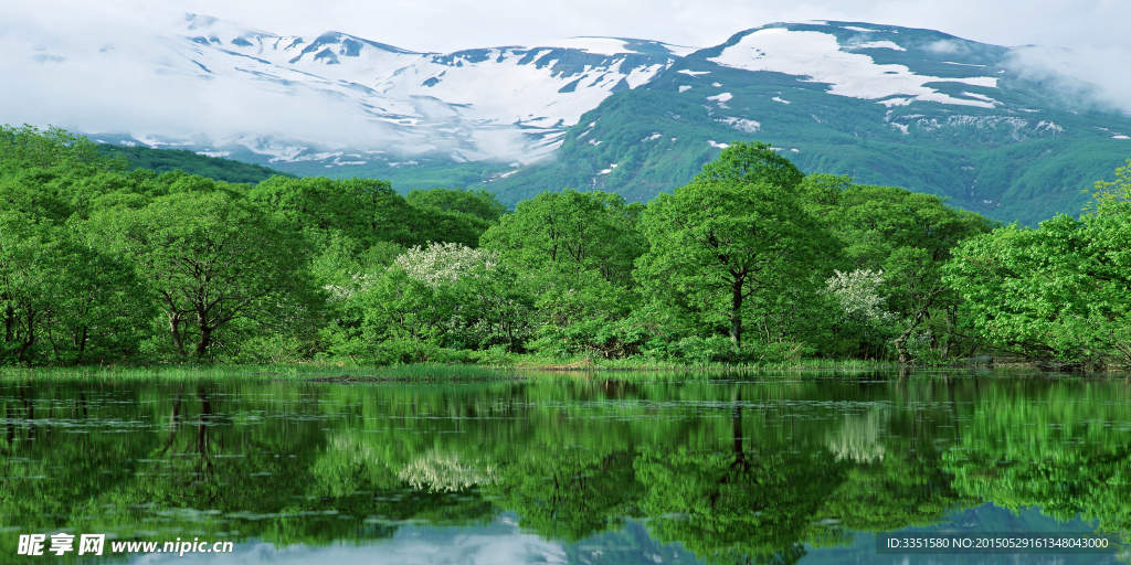 雪山 湖泊