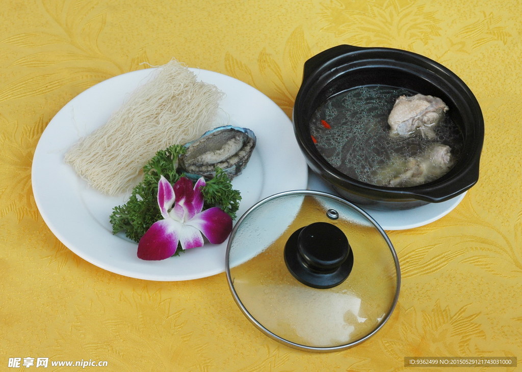 鲍鱼炖排骨