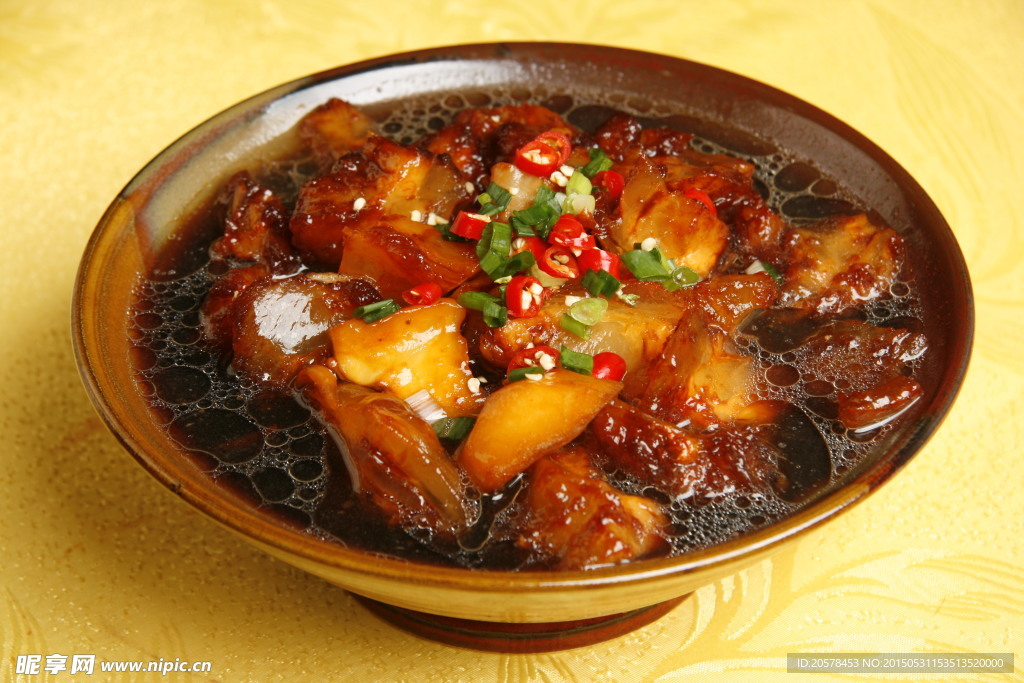 筋头八脑炖土豆