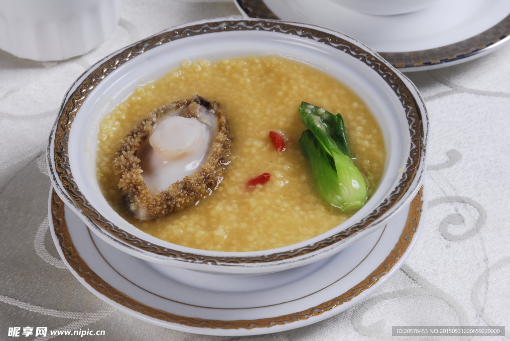 小米粥煨鲍鱼