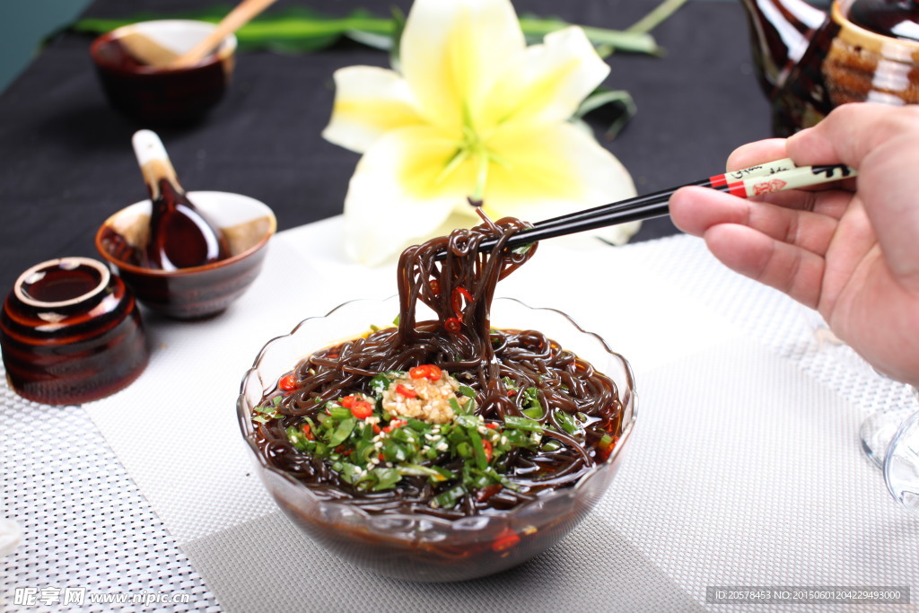 酸辣蕨根粉