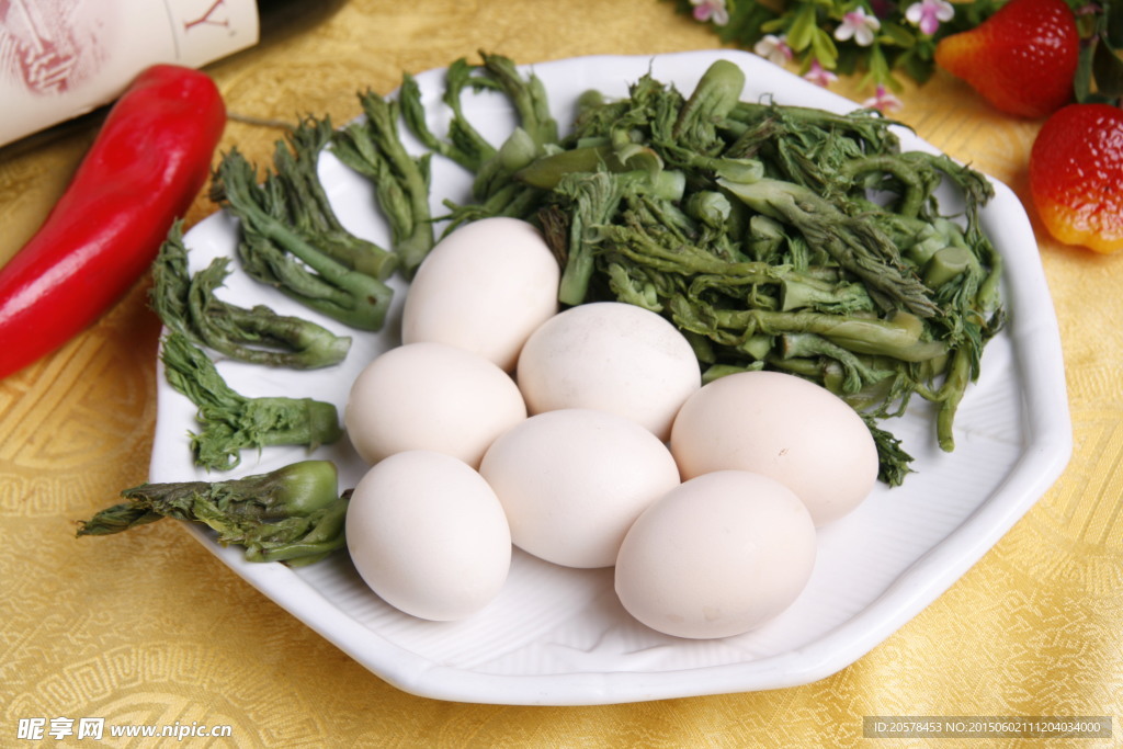 山野菜炒笨鸡蛋