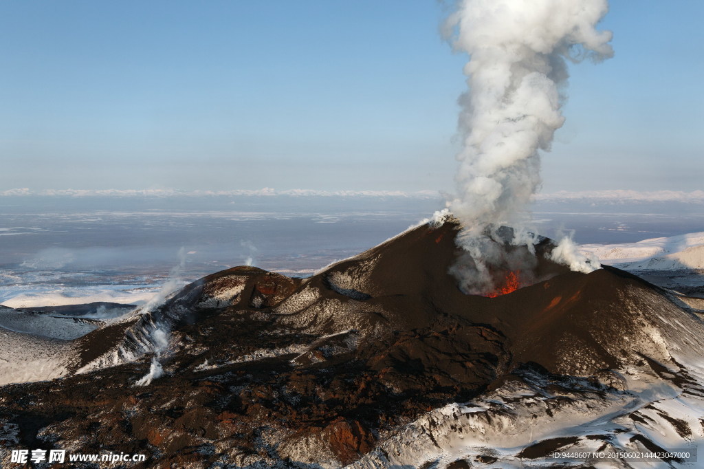 火山爆发图片