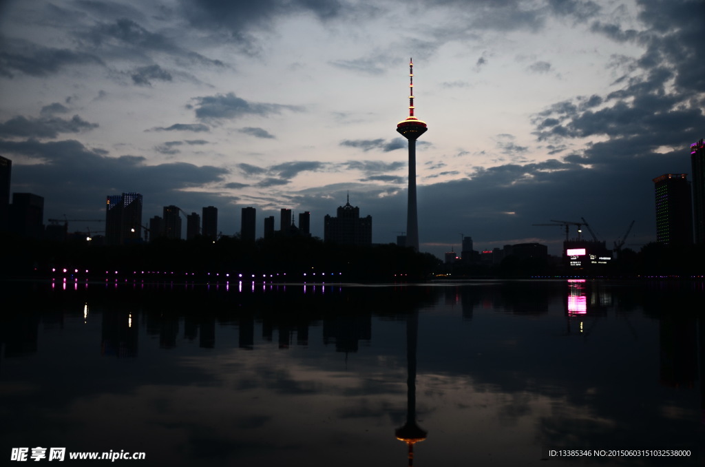 沈阳彩电塔夜景