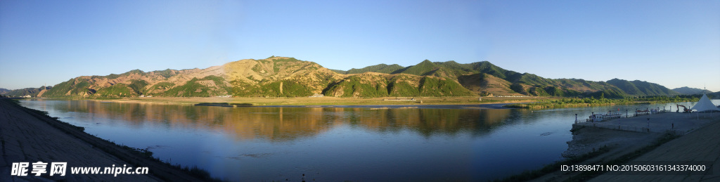 鸭绿江对岸朝鲜山脉