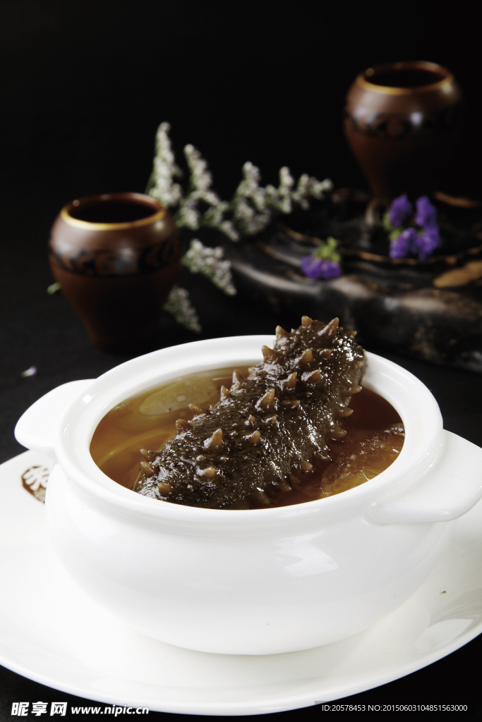 昆仑雪菊炖辽参