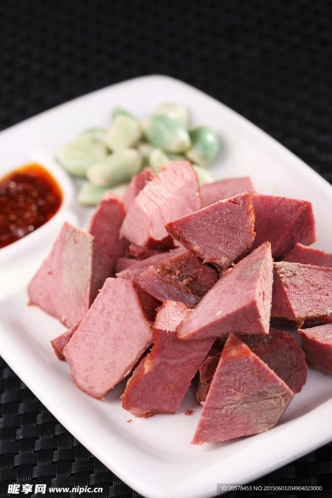 大块牛肉