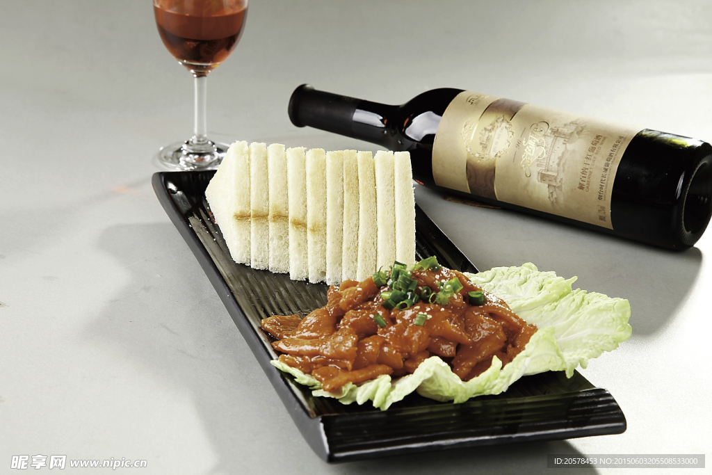 吐司配烧牛肉