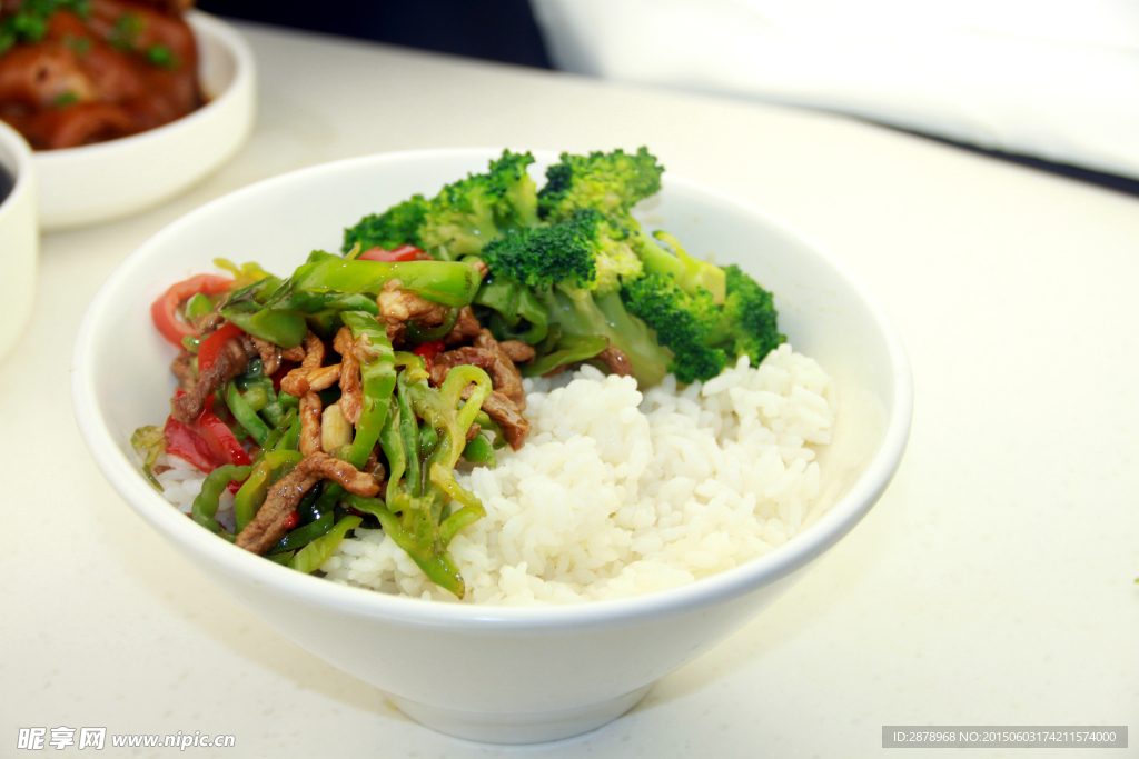青椒肉丝盖饭