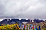 318川藏线雪山白云经幡摄影
