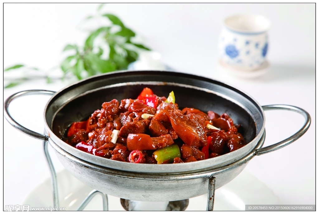 干锅带皮羊肉