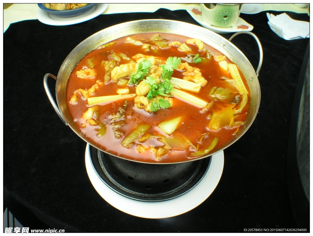 锅仔飘香鸡