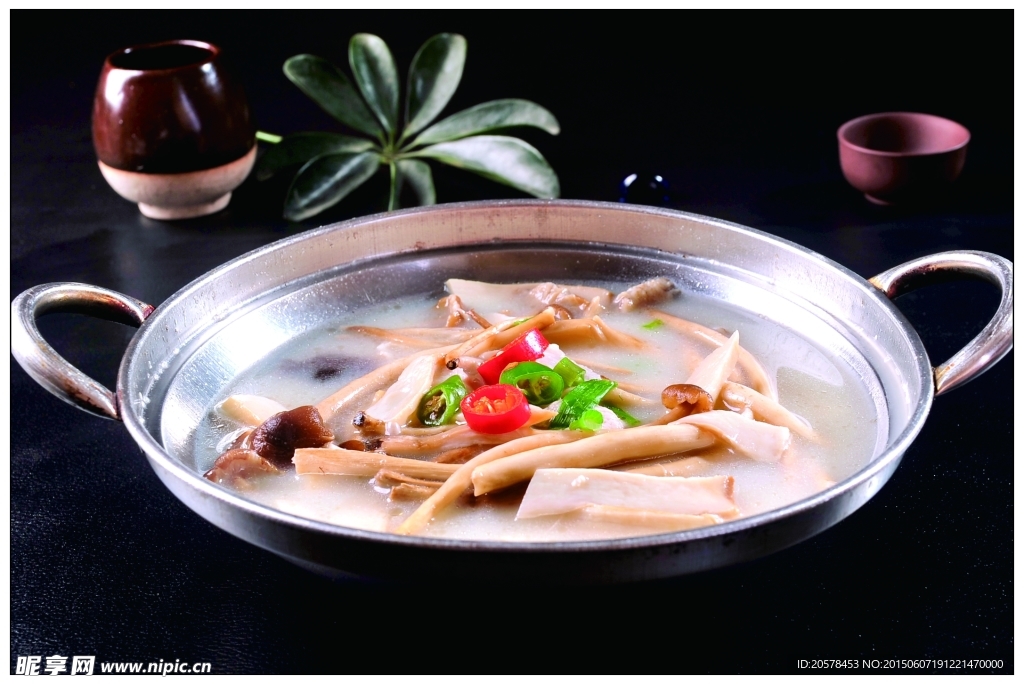 干锅鲜菌