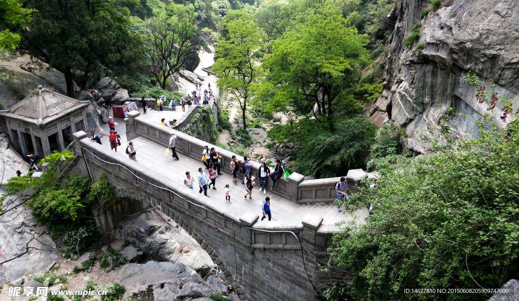 泰山云步桥