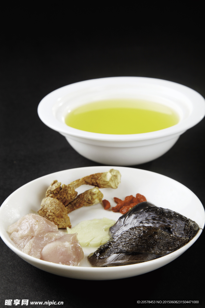 松茸乌鸡