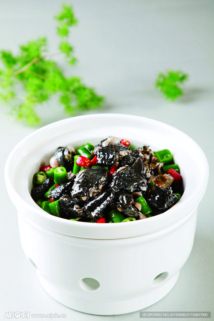 川味生炒乌鸡