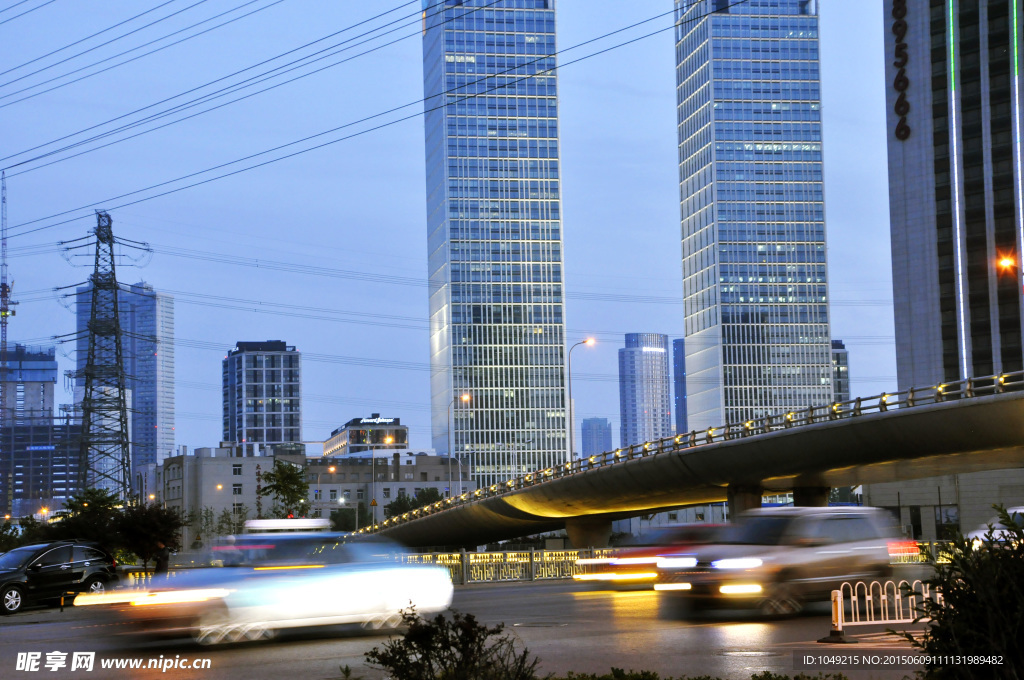 大连高尔基路城市夜景