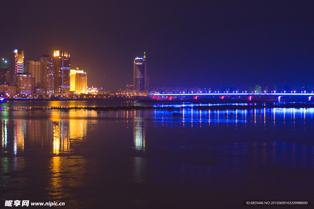 松花江夜景