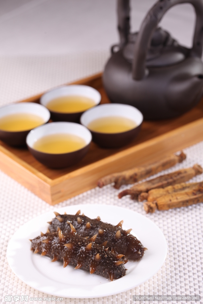 高丽参炖活海参