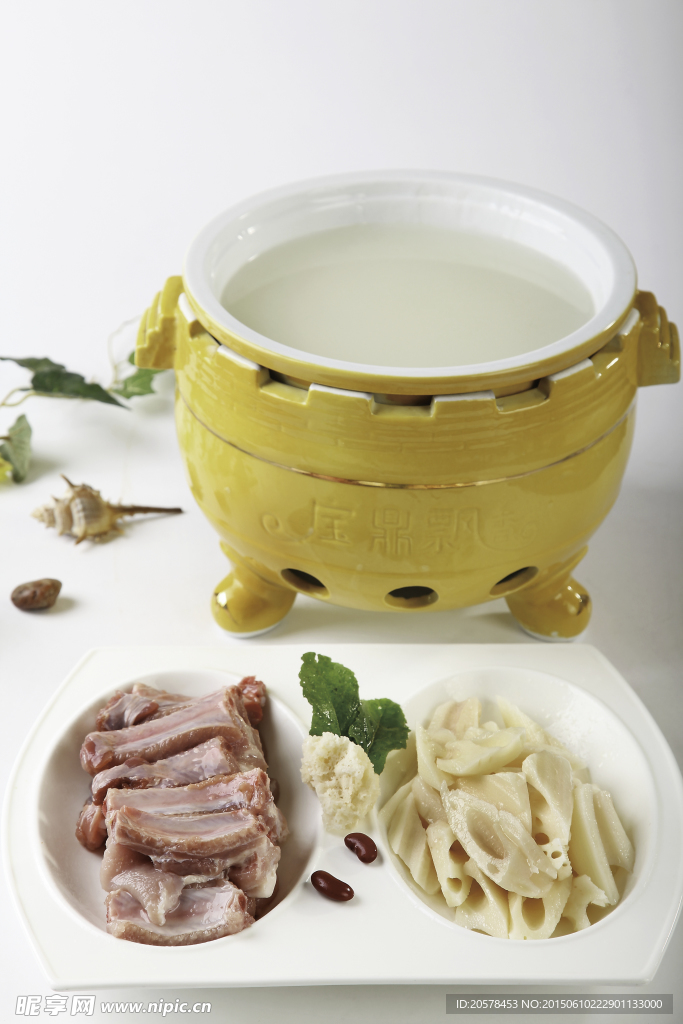 莲菜炖排骨