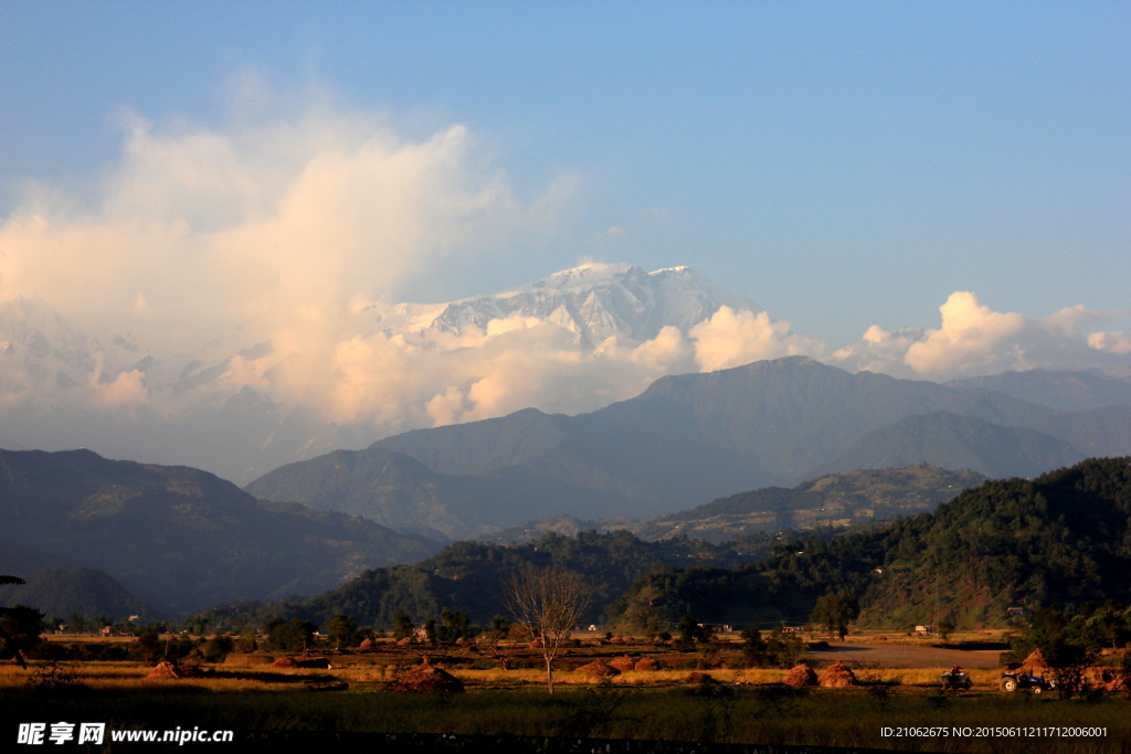 尼泊尔博卡拉雪山