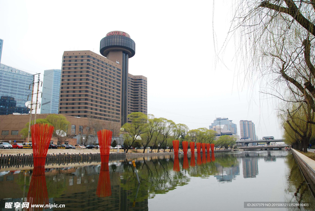 亮马河