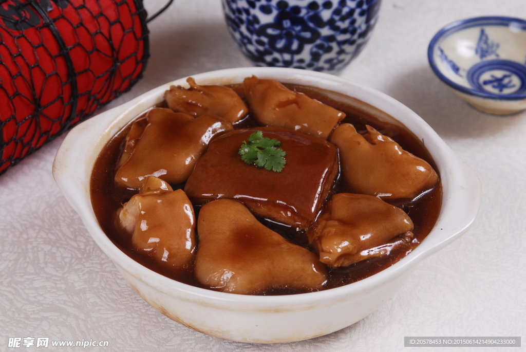 烧肉焖猪手