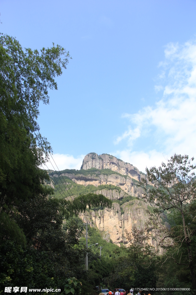 山峰远景