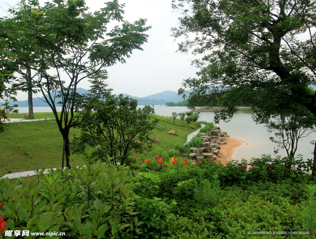 四明湖湖景