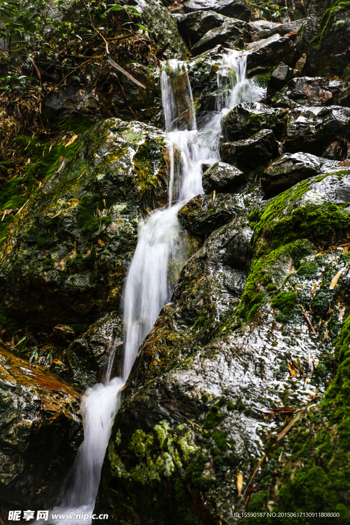 山泉流水