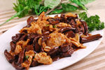 肉片炒松蘑