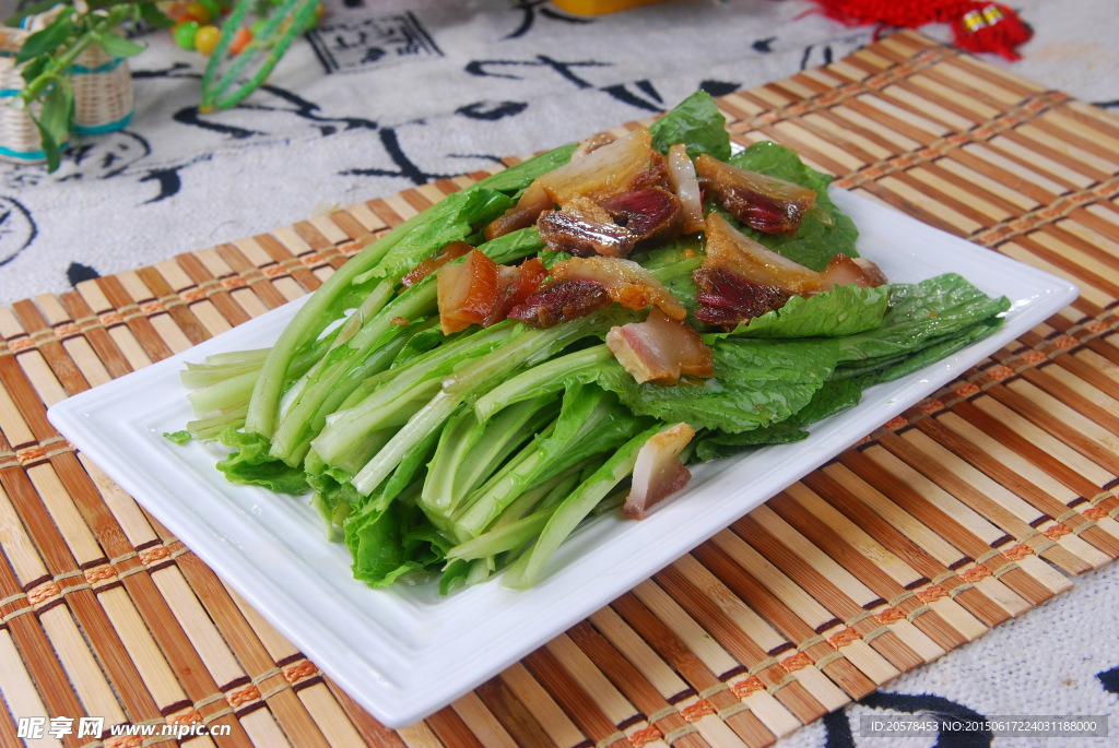 腌肉炒小白菜