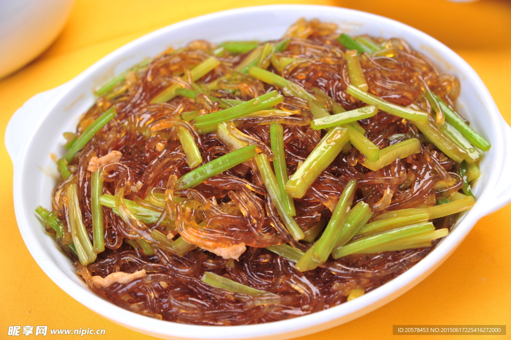芹菜炒粉