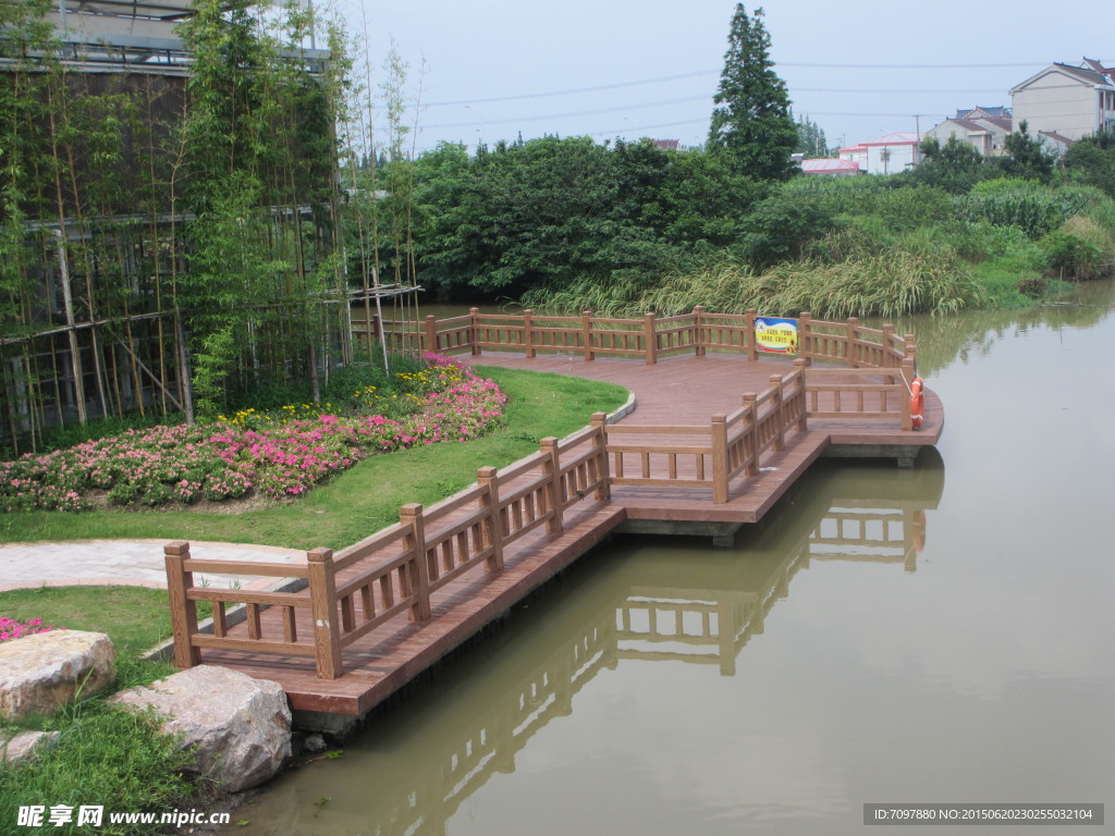 周浦花海   塑木地板