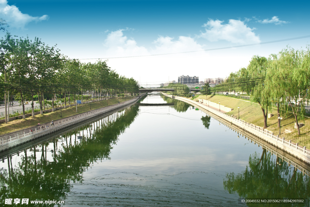 小河 城市小河