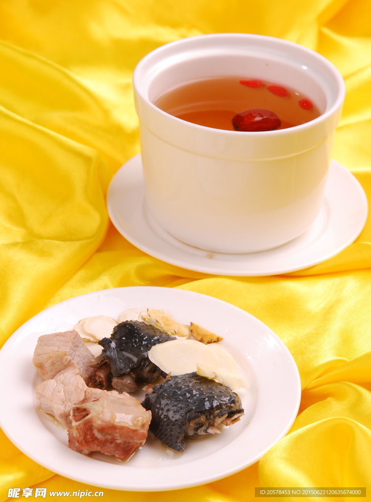 花旗参炖竹丝鸡