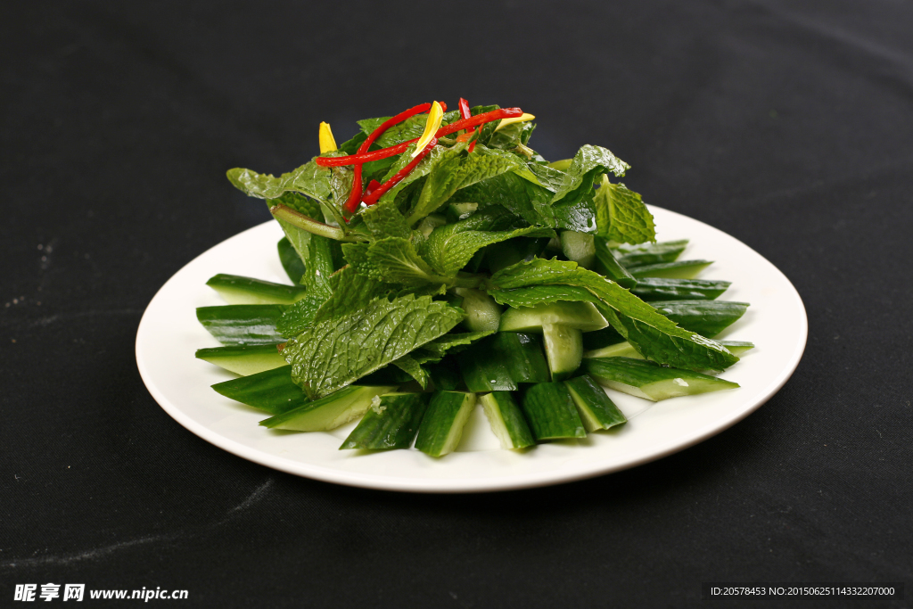 食香菜拌黄瓜