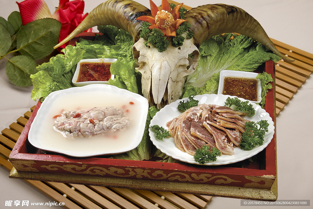 吉祥羊首