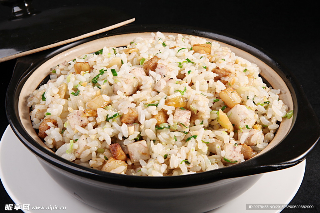 青蒜炒芋饭炒饭炒米饭