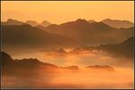 云雾山峰景观