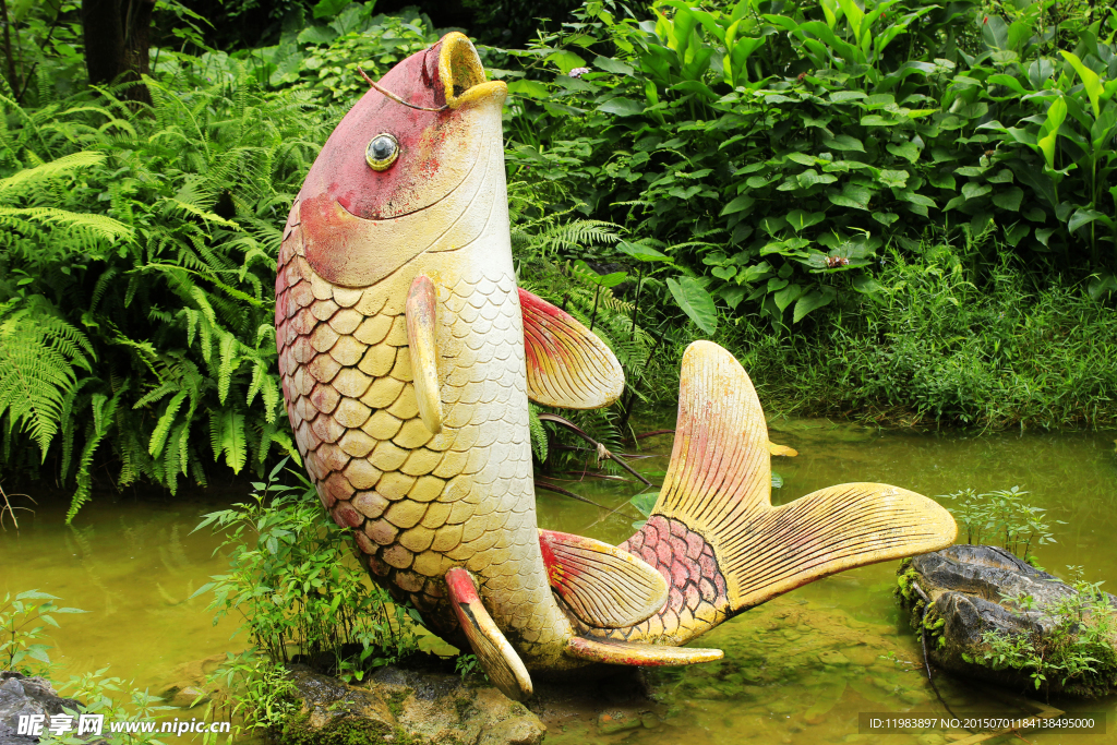 鲤鱼雕塑