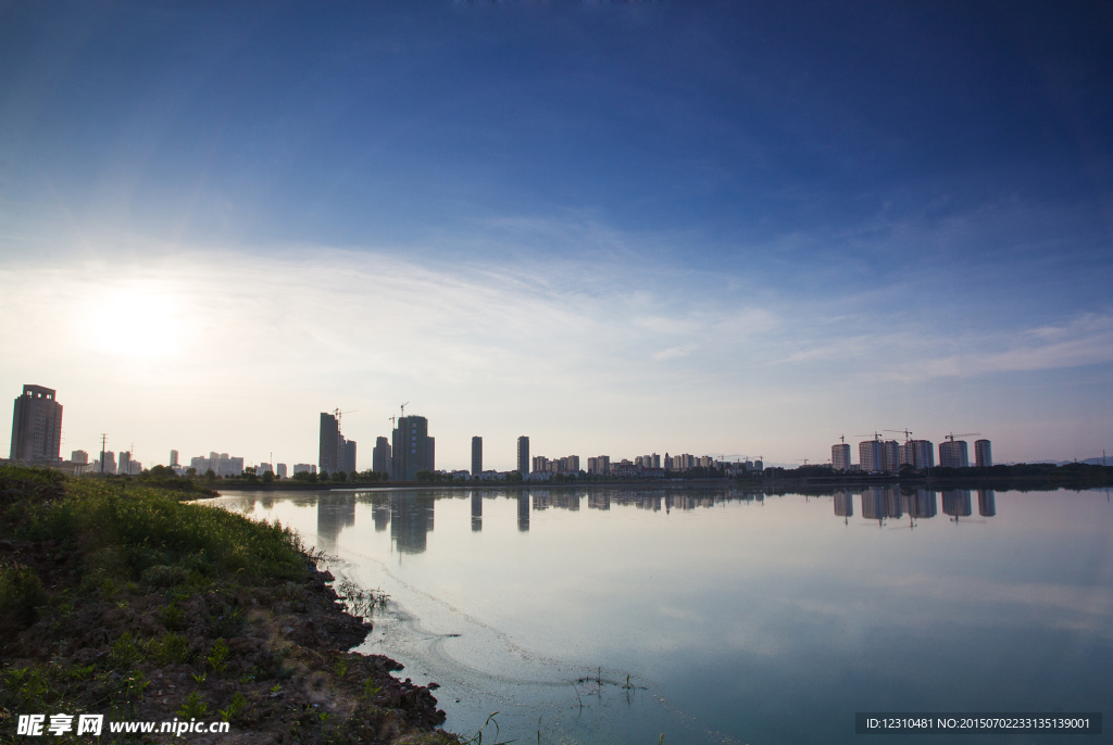 城市风景 湖塘