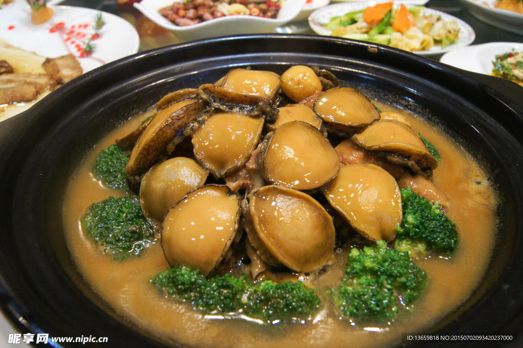 土鸡焖鲍鱼