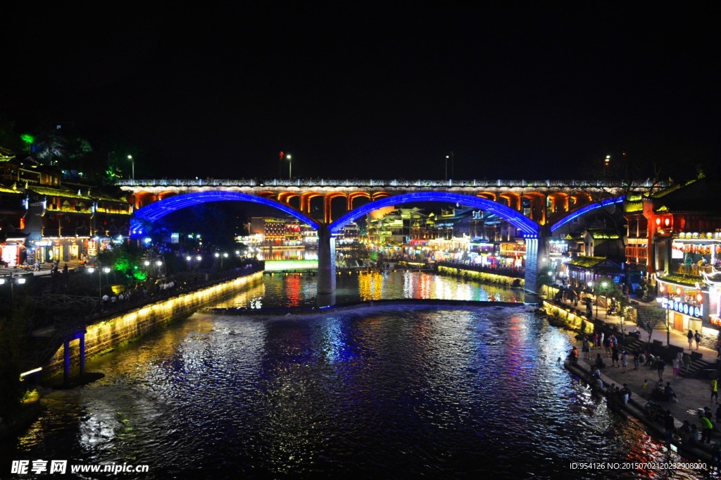 凤凰古城夜景