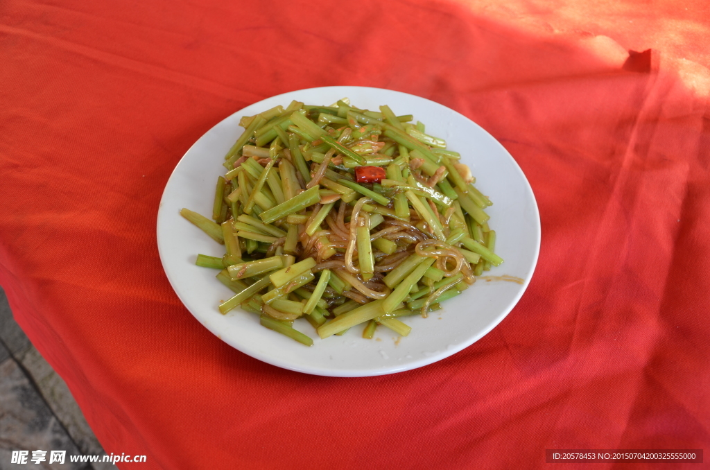 芹菜炒粉