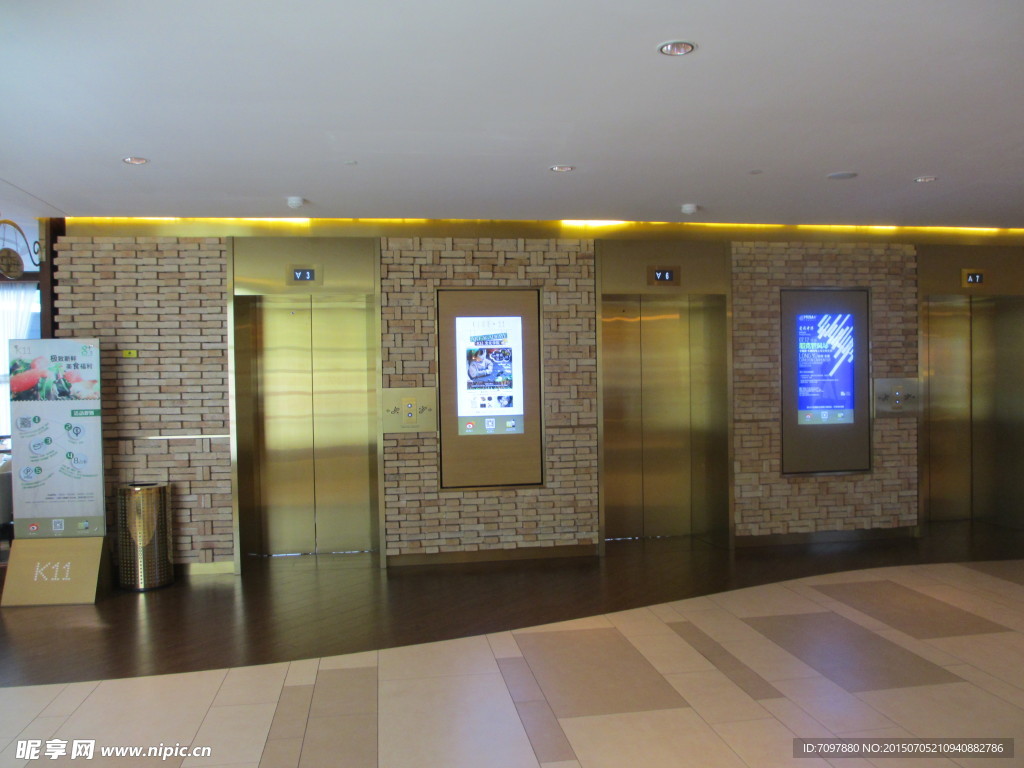 K11艺术购物中心电梯